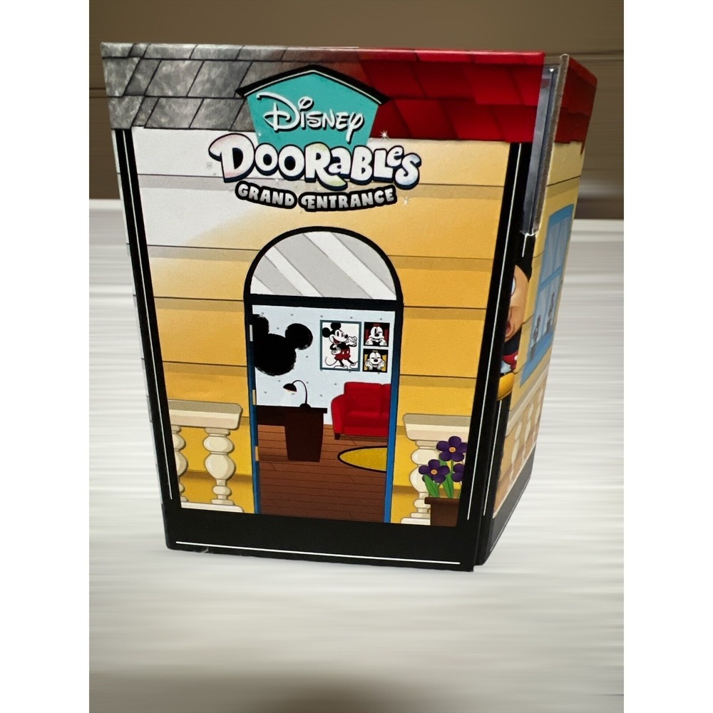 Disney Doorables Grand Entrance Mickey Mouse 2-Pack (Steamboat Willie + Classic) - Picture 3 of 8
